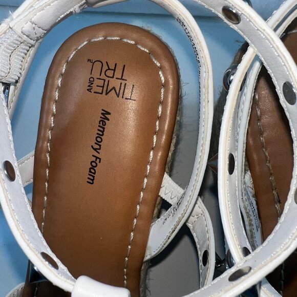 Time And Tru White Studded Espadrille Wedge Sandals Memory Foam Womens Size 10 - Picture 3 of 14